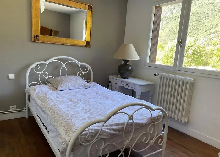 Pyrenees Mountain Views - Garonne River Retreat Διαμέρισμα Saint-Béat