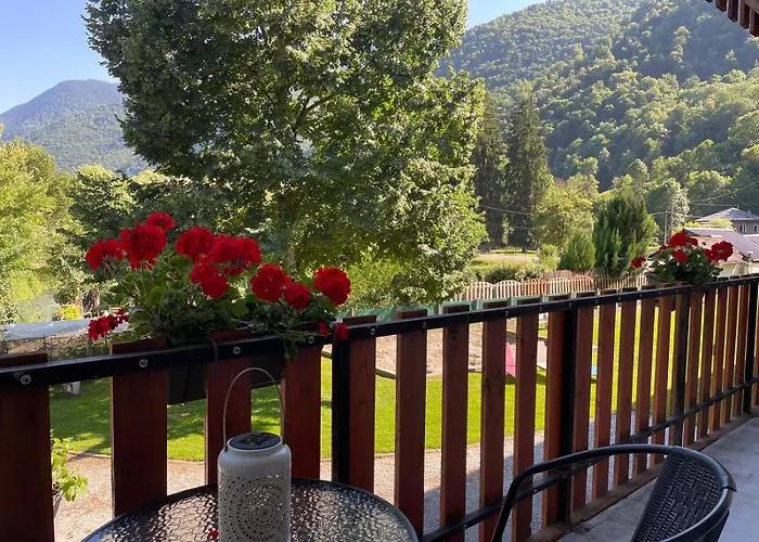Pyrenees Mountain Views - Garonne River Retreat Διαμέρισμα Saint-Béat