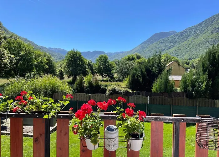 Διαμέρισμα Pyrenees Mountain Views - Garonne River Retreat *