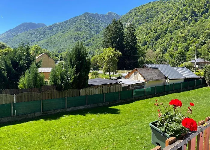 Διαμέρισμα Pyrenees Mountain Views - Garonne River Retreat