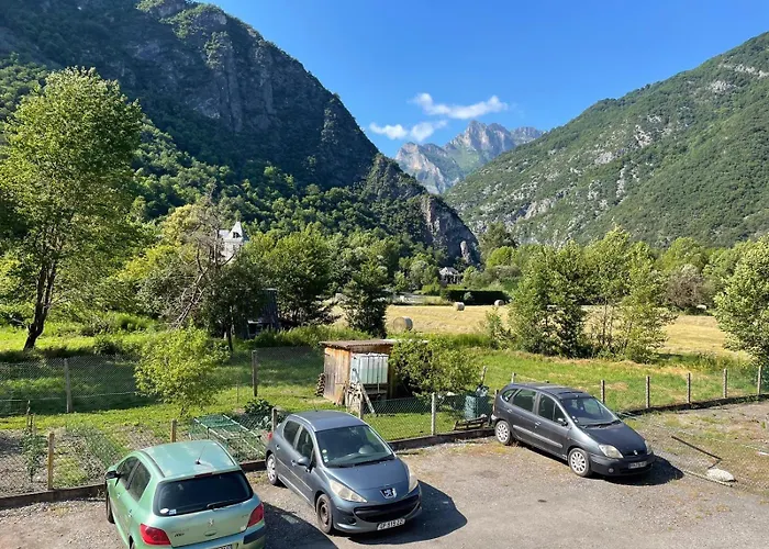 Διαμέρισμα Pyrenees Mountain Views - Garonne River Retreat